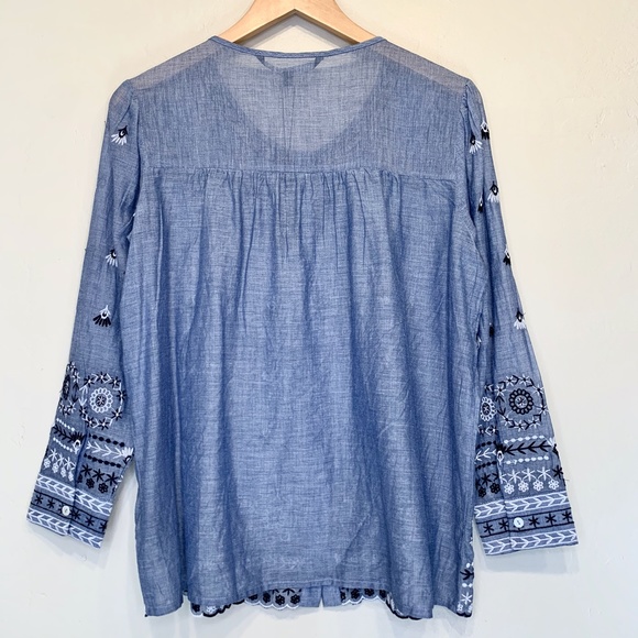 Walter Baker | NWT Floral Embroidery Button Front Popover Chambray Boho Blouse - Picture 4 of 9